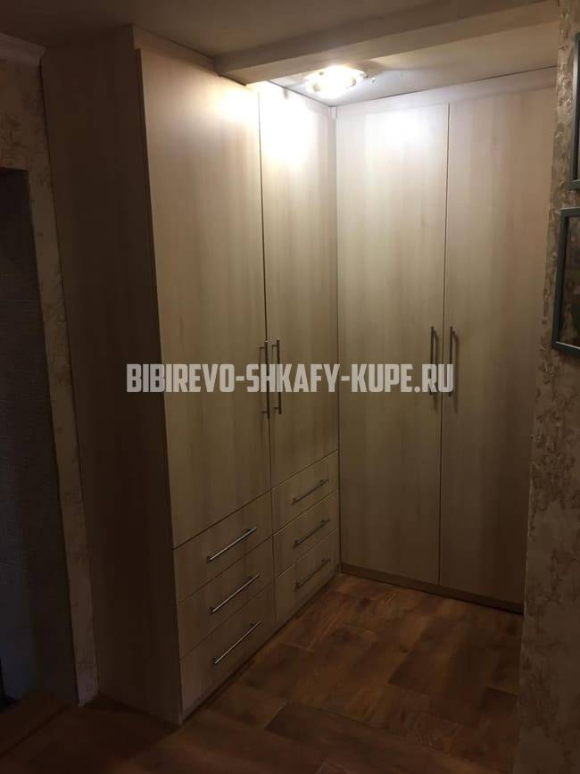 Шкафы угловые Бибирево